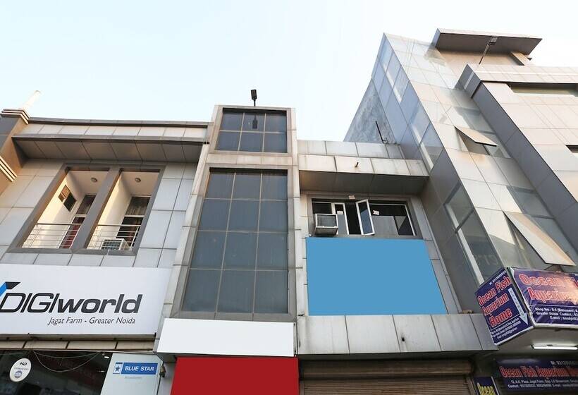 Oyo 12784 Hotel Roomers