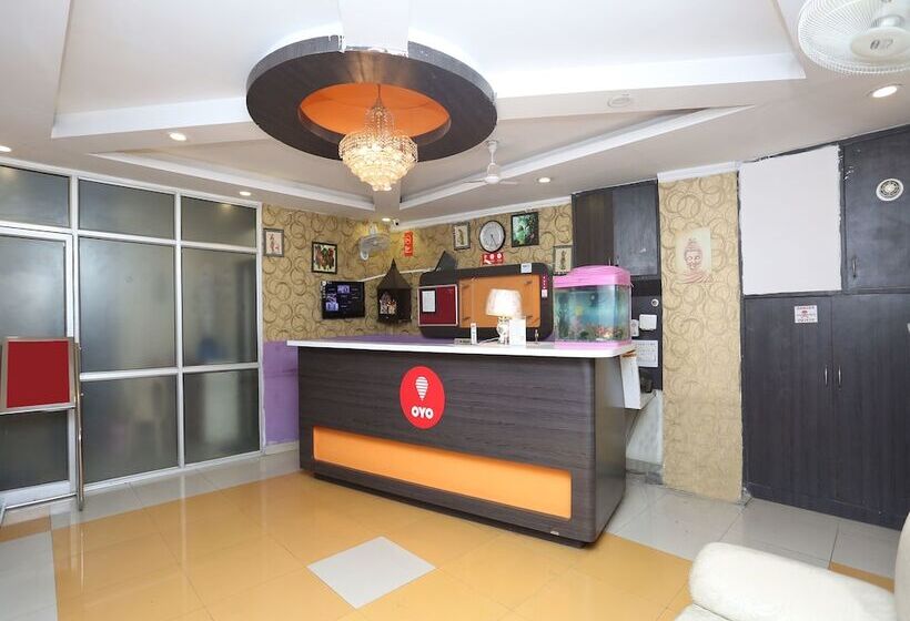 Oyo 12784 Hotel Roomers