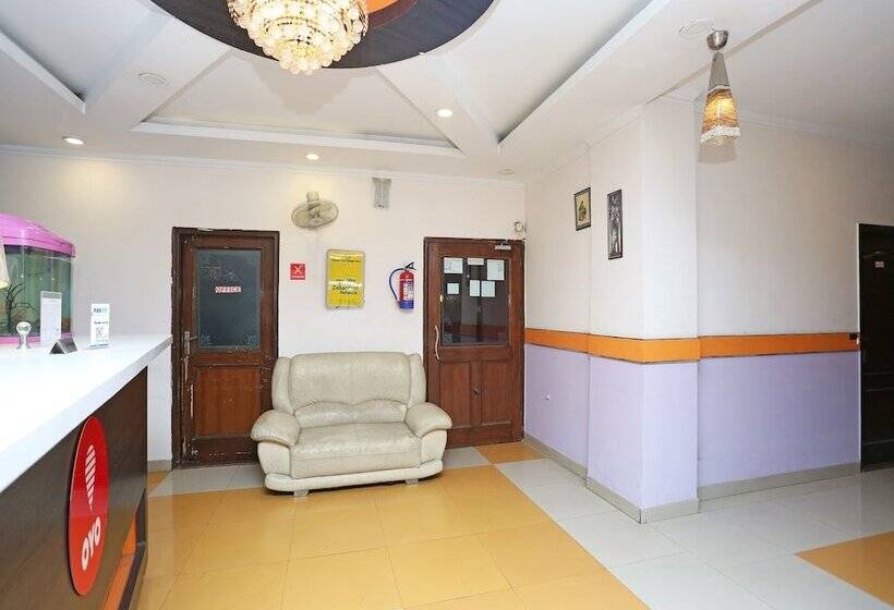 Oyo 12784 Hotel Roomers