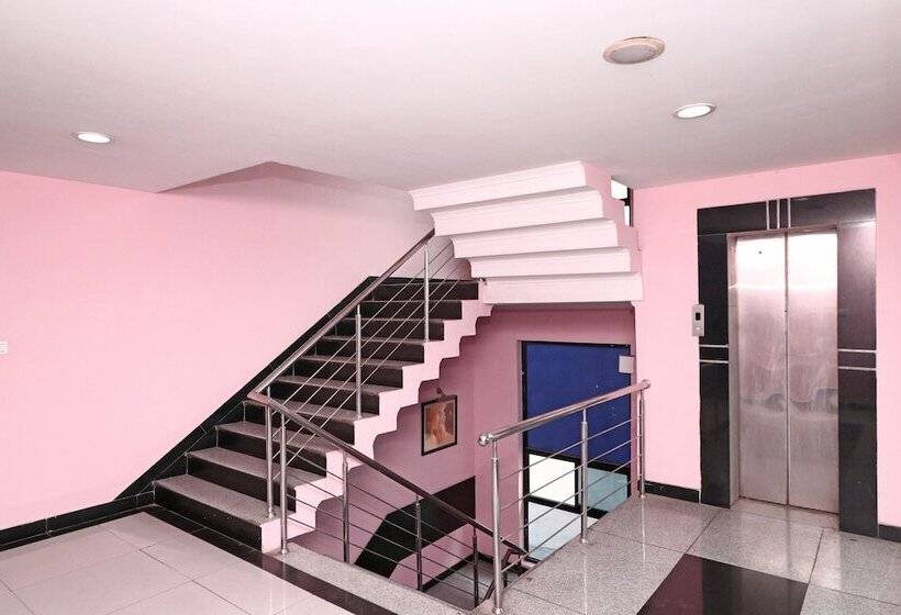 Oyo 4754 Hotel Center Point