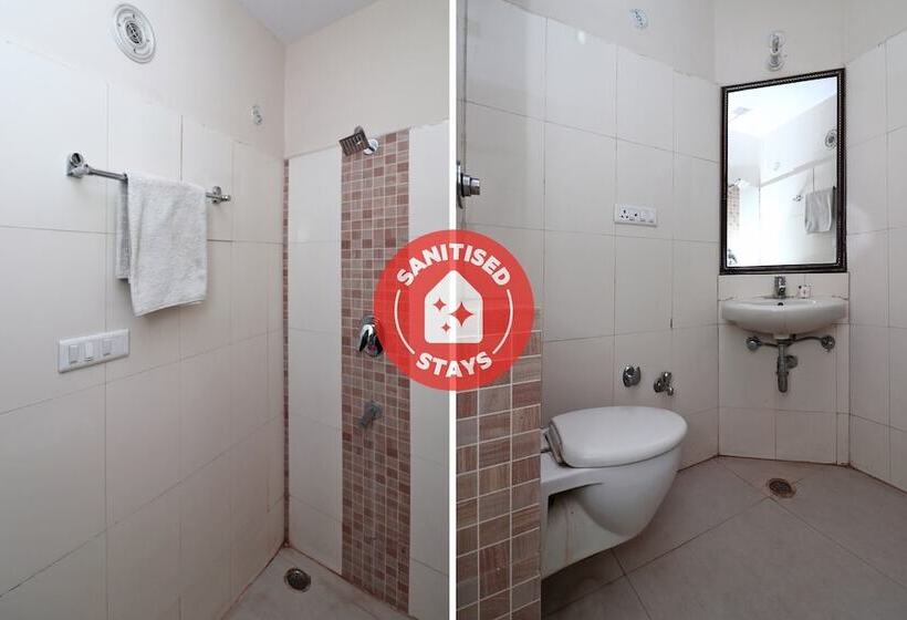 Oyo 4754 Hotel Center Point