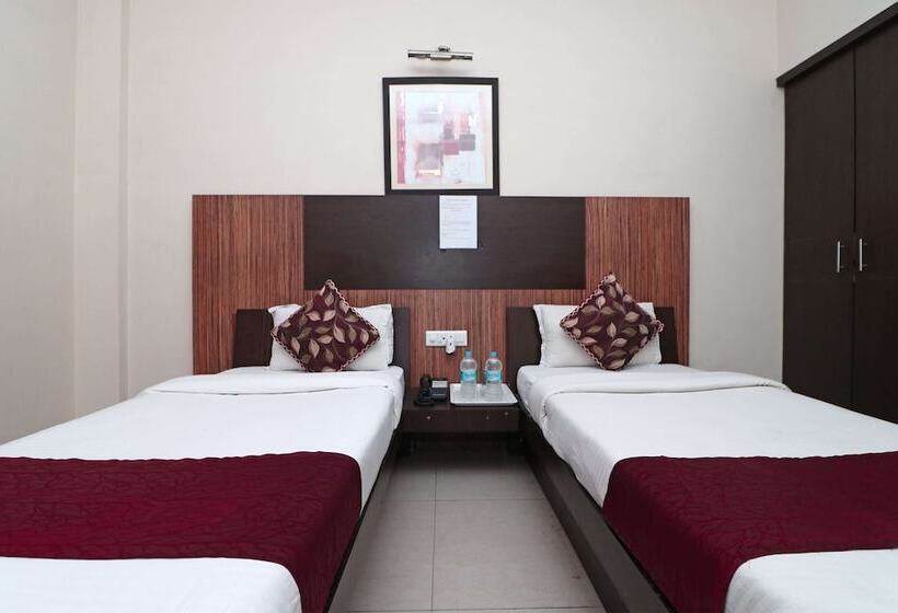 Oyo 4754 Hotel Center Point