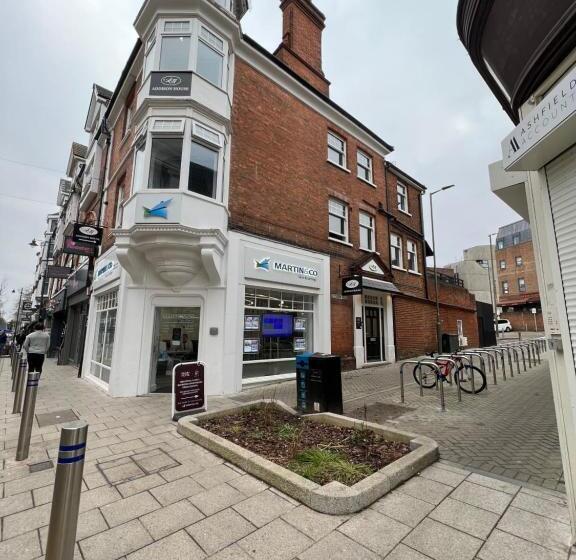 פנסיון Addison House