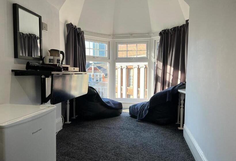 פנסיון Addison House