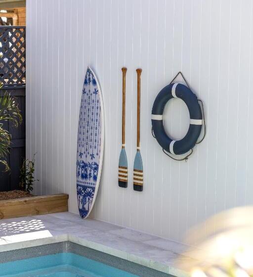 פנסיון Finns At Old Bar