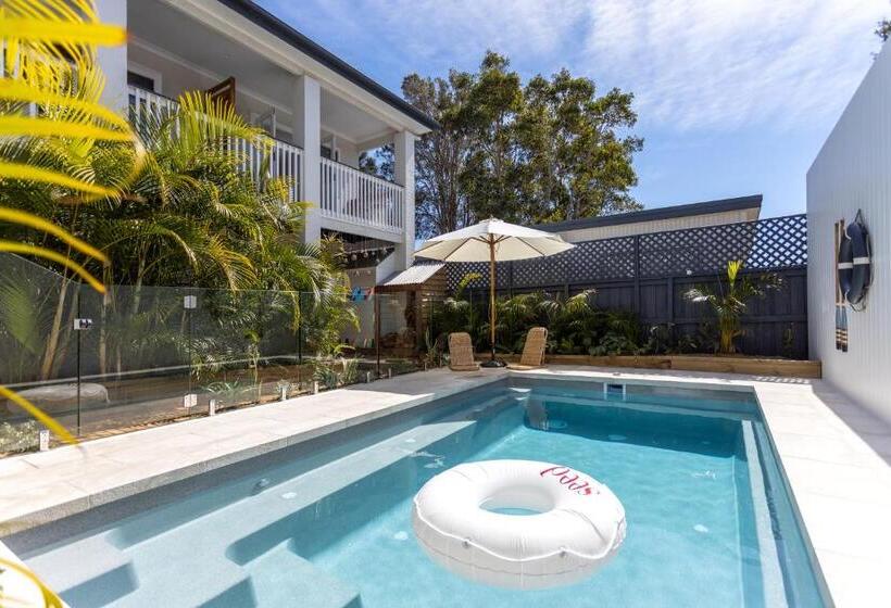 פנסיון Finns At Old Bar