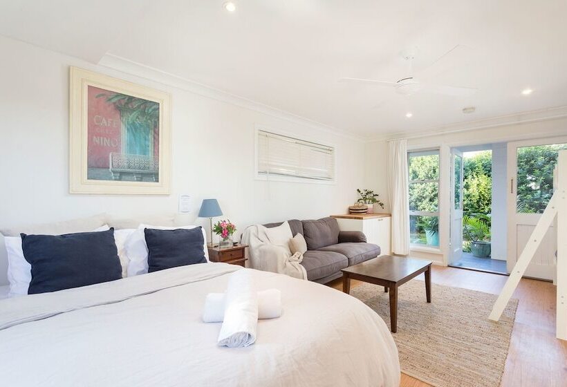 פנסיון Finns At Old Bar