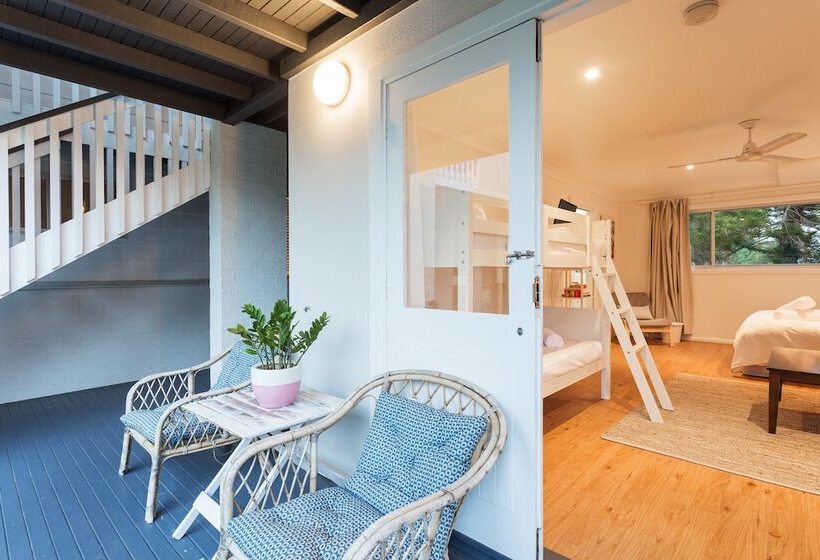 פנסיון Finns At Old Bar