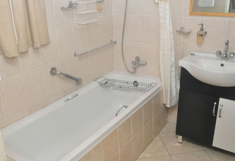 Pensiune Mpofu Guest House