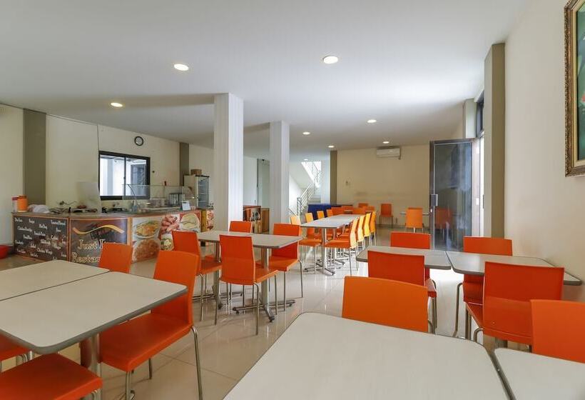 膳宿费 Reddoorz Near Universitas Sebelas Maret