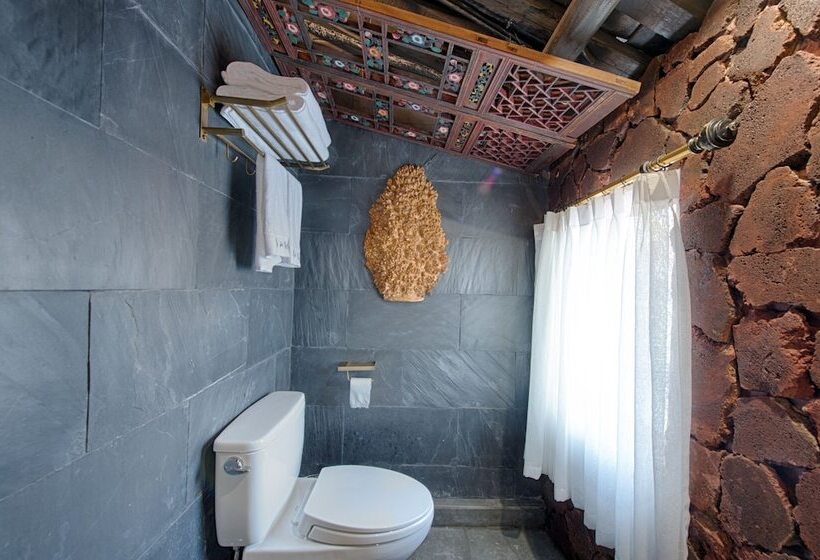 Пансион Waterfall Boutique Inn