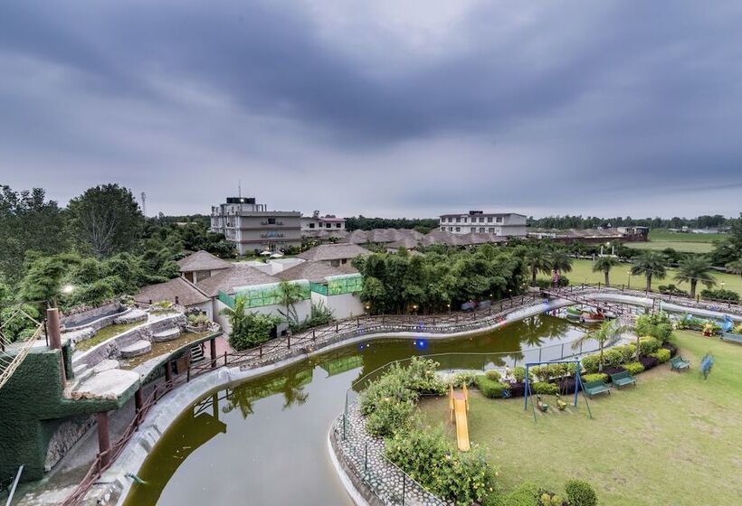 אתר נופש Corbett The Grand