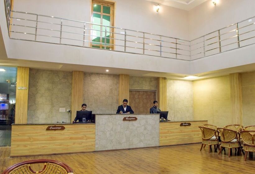 אתר נופש Corbett The Grand