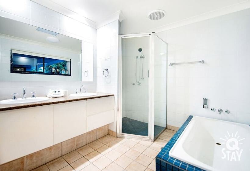 Sardinia 7 Bedroom Waterfront House   Q Stay