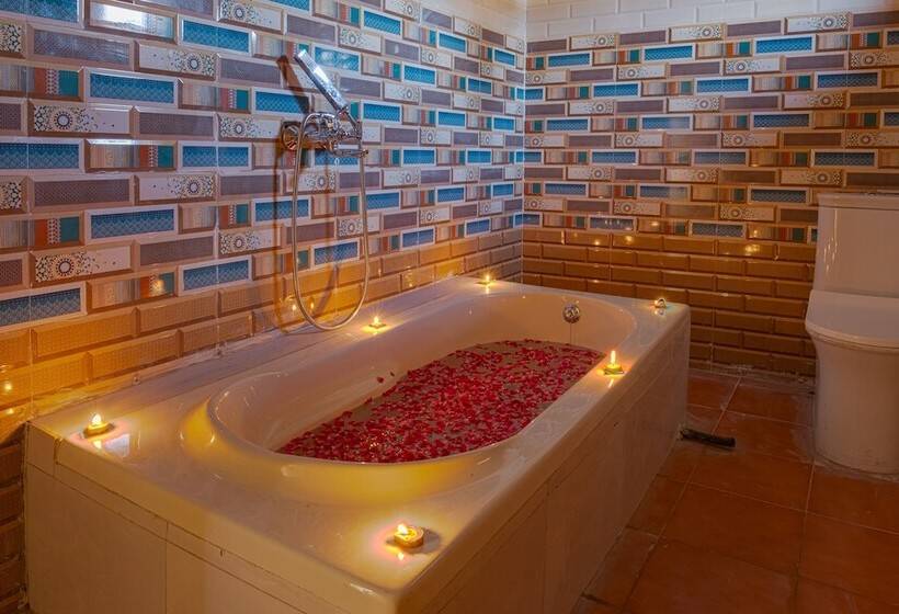 Sunrise Desert Resort