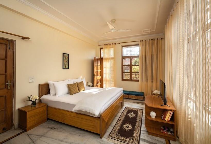 The Ayali, Rishikesh