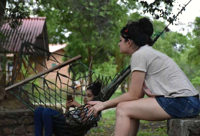 فندق صغير Funky Leopard Safari Lodge Bordering Yala National Park