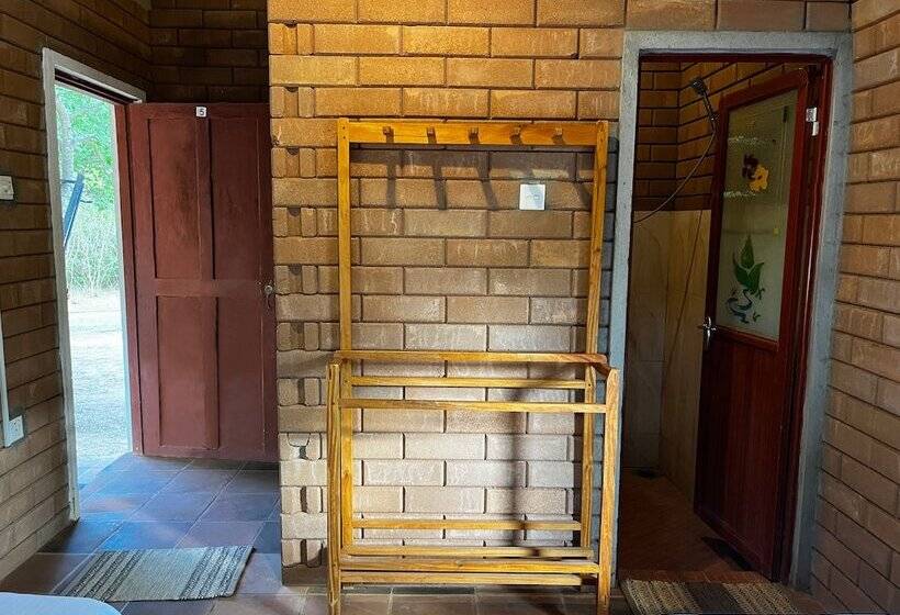 فندق صغير Funky Leopard Safari Lodge Bordering Yala National Park