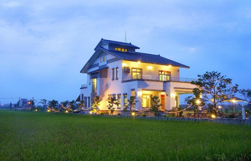 تختخواب و صبحانه European Villa