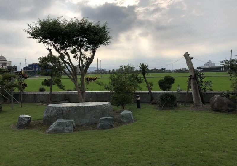 تختخواب و صبحانه European Villa