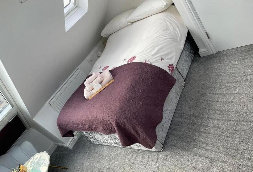 مبيت وإفطار Redwing Rise