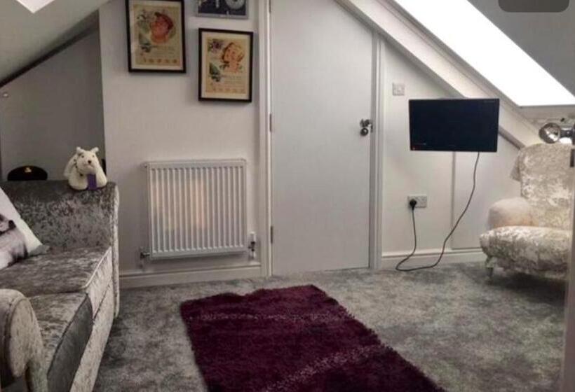 مبيت وإفطار Redwing Rise