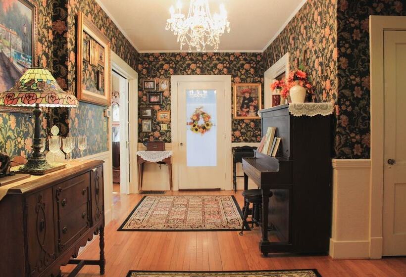 مبيت وإفطار Taylor Edes Inn