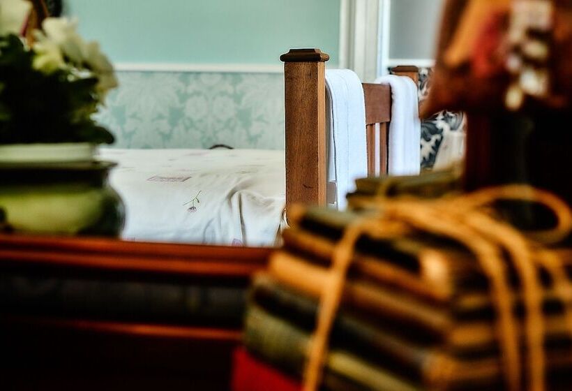 مبيت وإفطار The Old Victoria