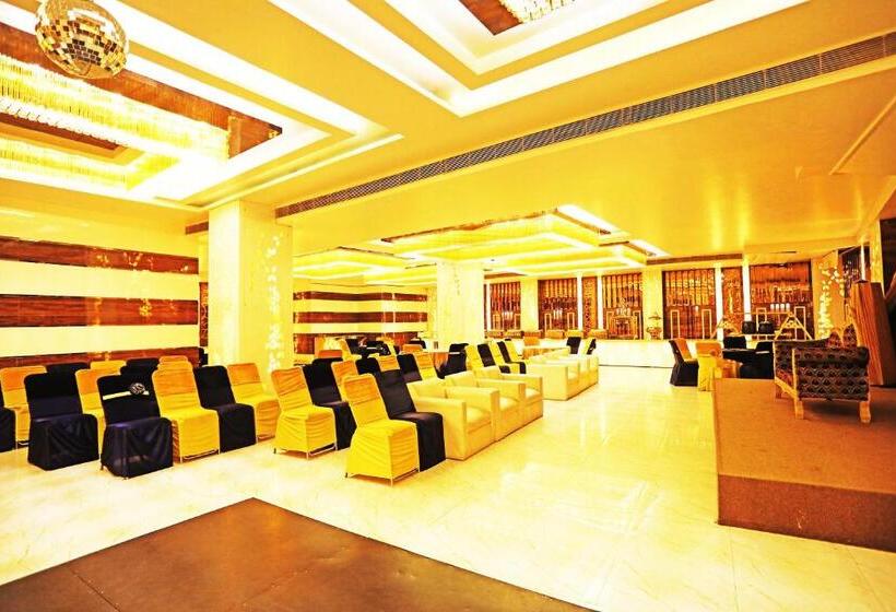 Super Capital O 8902 Hotel Ronald Inn