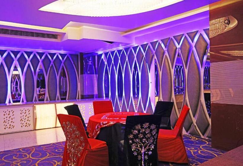 Super Capital O 8902 Hotel Ronald Inn