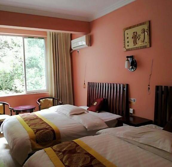 Хостел Shan Ju Ge Hotel Yangshuo