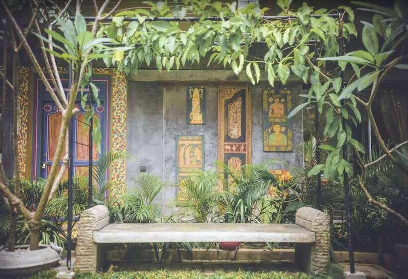 Отель Aathma Colombo House