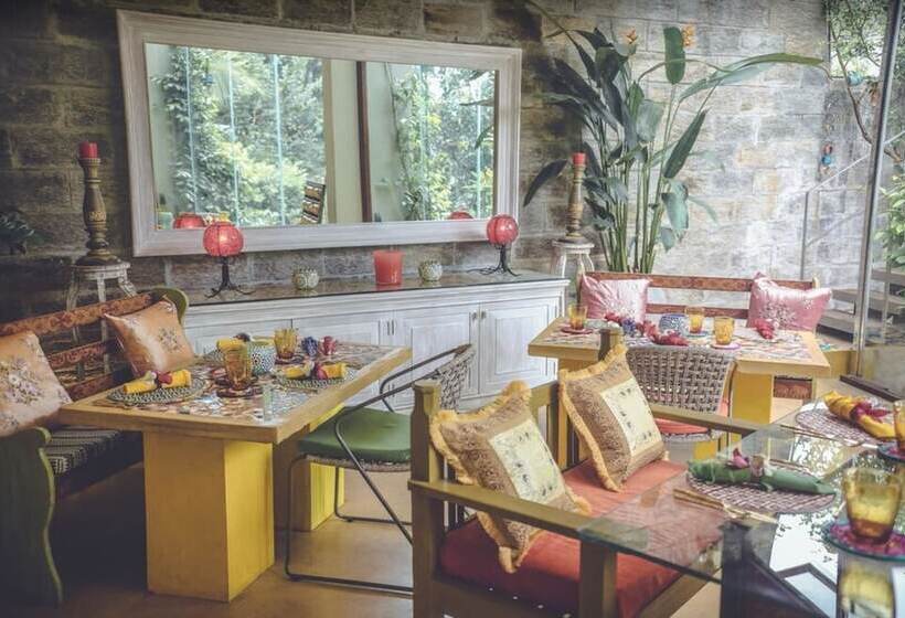 Отель Aathma Colombo House