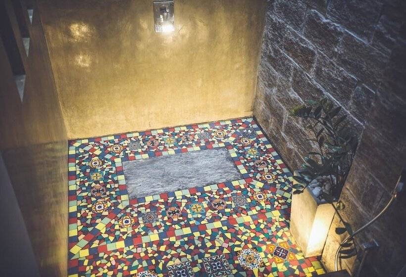 Отель Aathma Colombo House