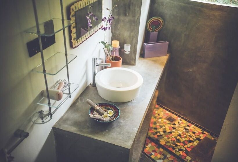 Отель Aathma Colombo House