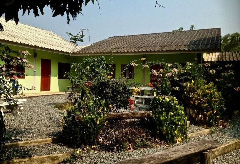 فندق Areeya Resort