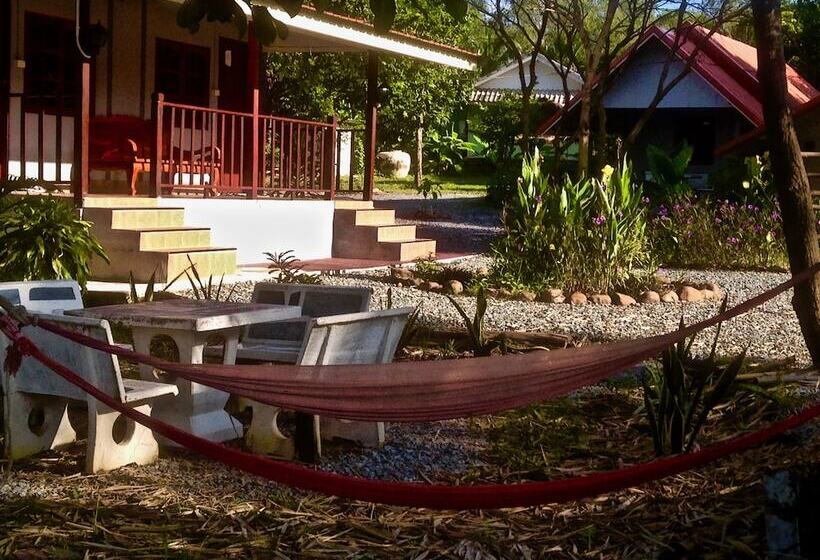 فندق Areeya Resort