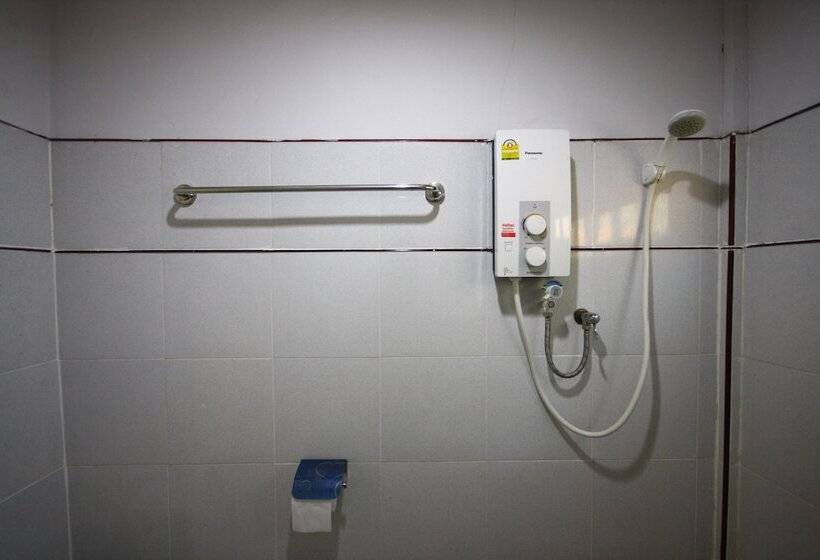 فندق Areeya Resort