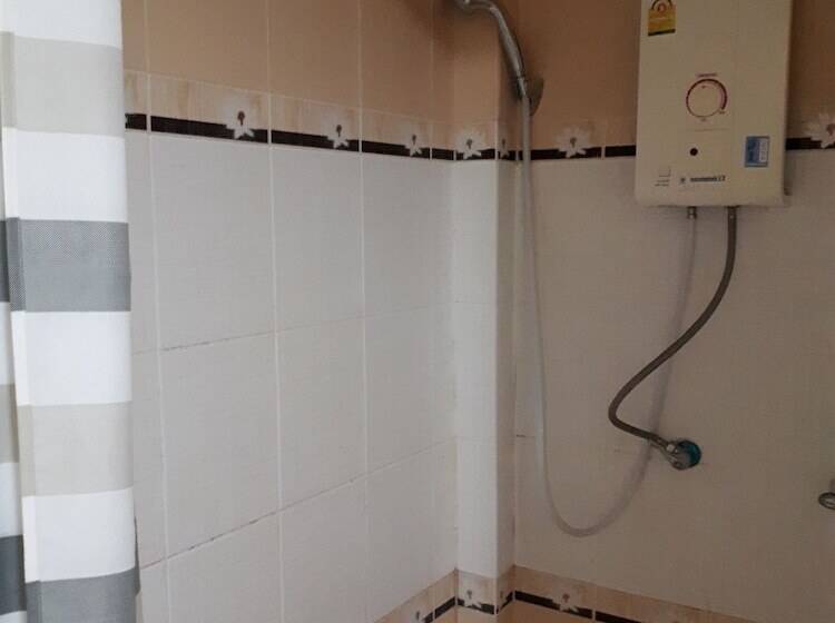 فندق Baansukruthai