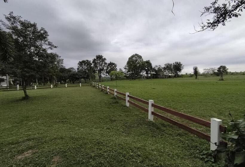 Отель Banrai Pornsawun