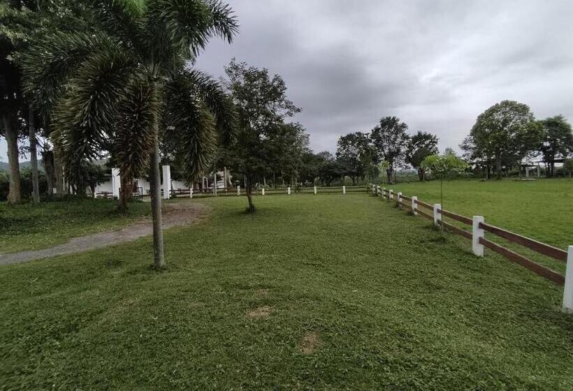 Отель Banrai Pornsawun