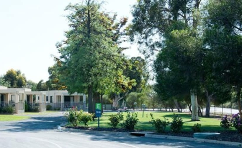 בית מלון כפרי Berri Riverside Holiday Park