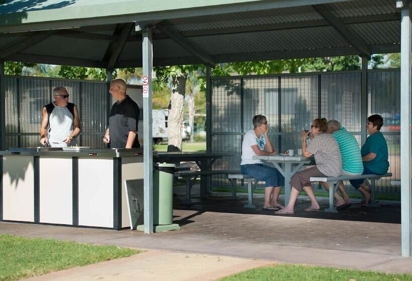 בית מלון כפרי Berri Riverside Holiday Park