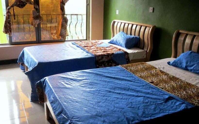 هتل Bunyonyi View Resort