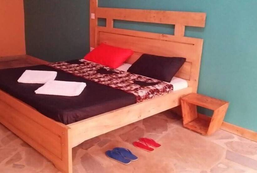 هتل Bunyonyi View Resort