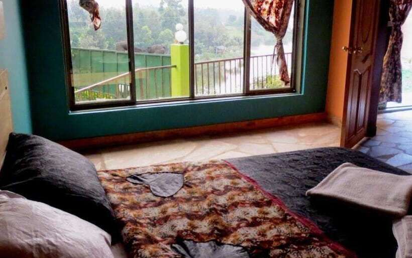 هتل Bunyonyi View Resort