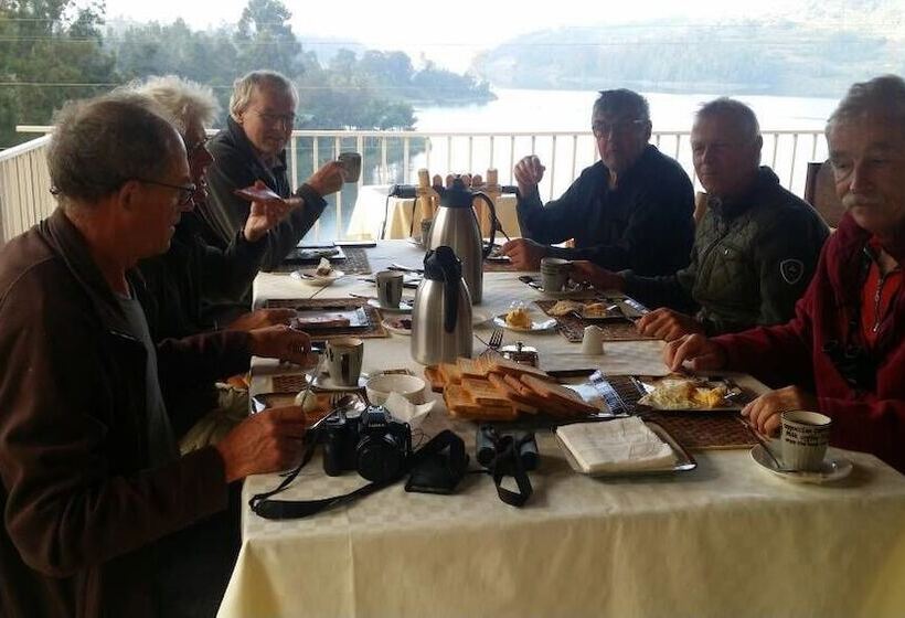 هتل Bunyonyi View Resort