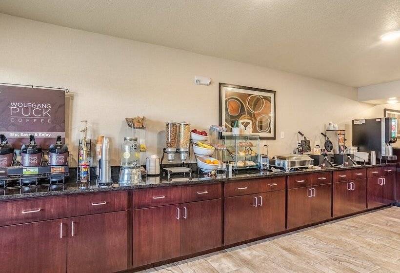 فندق Cobblestone Inn & Suites  Bridgeport