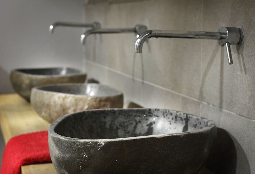 Отель Foresta In Medias Mores