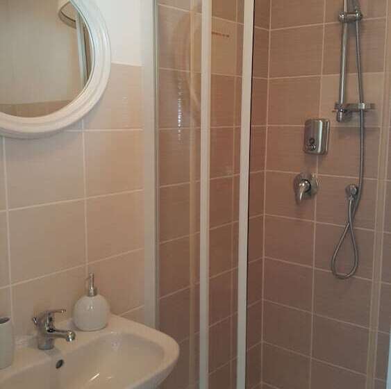 בית מלון כפרי House Of Roses